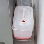 Bracket for cleaning detergent