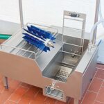 Quick-action bow sluice for easy cleaning